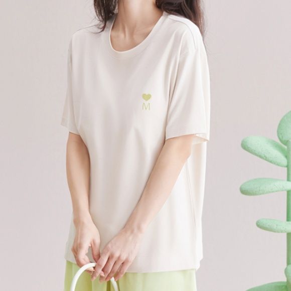 https://fulmo-img-server.com/roomwear-lab/1754293952370_ku5lod6o_xl5td7jx.jpeg