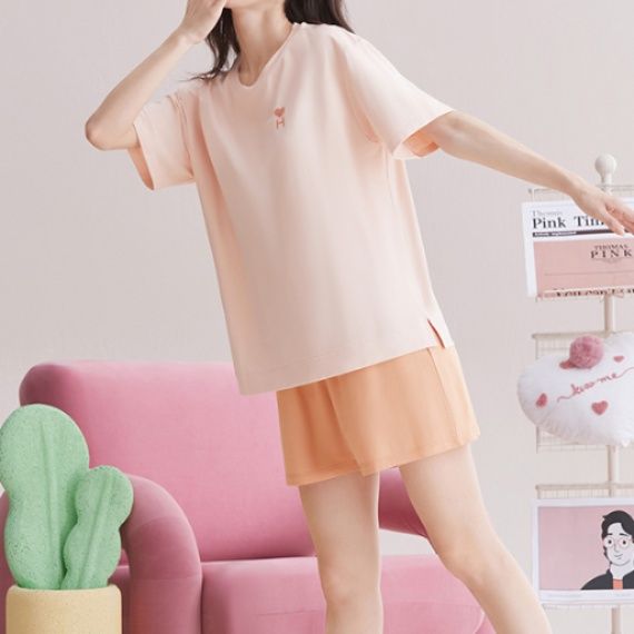 https://fulmo-img-server.com/roomwear-lab/1754294079493_vpomm2z7_06rc1dr9.jpeg