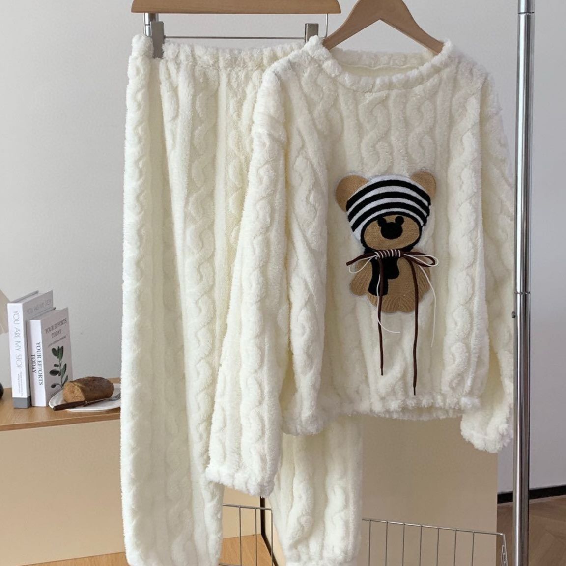 レディース ルームウェア もこもこ厚手パジャマ上下セット くま刺繍