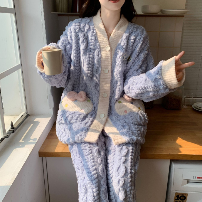 https://fulmo-img-server.com/roomwear-lab/1eaa8e28-be94-420a-911d-456c9e55af85.jpg