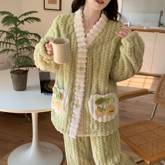 https://fulmo-img-server.com/roomwear-lab/240716e8-a36d-4ec9-aff7-421eaca245c4.jpg