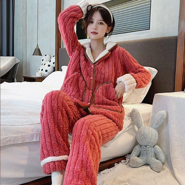 https://fulmo-img-server.com/roomwear-lab/2a05c6e5-04f6-41ed-a08b-937edbd43bca.jpg