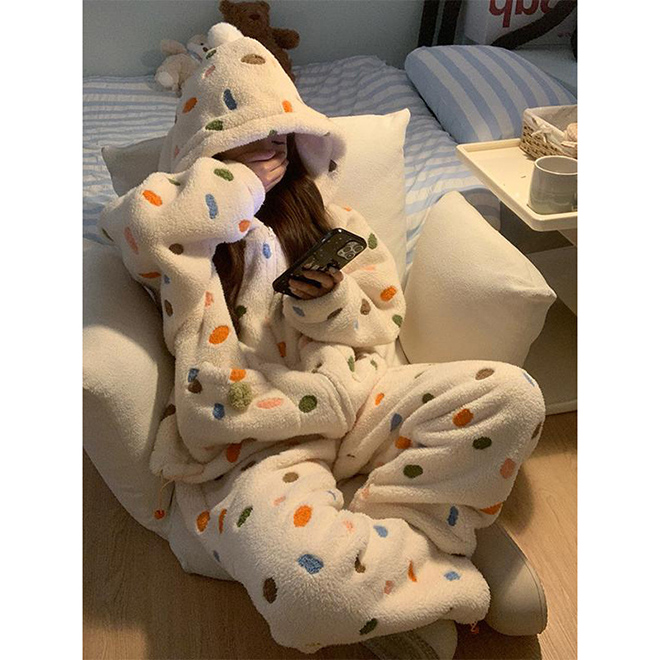https://fulmo-img-server.com/roomwear-lab/2e6ead04-5321-4ef5-9a4b-65b99622e629.jpg