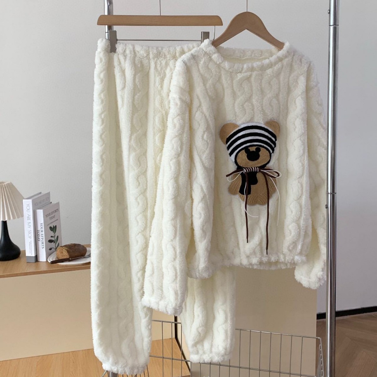 レディース ルームウェア もこもこ厚手パジャマ上下セット くま刺繍