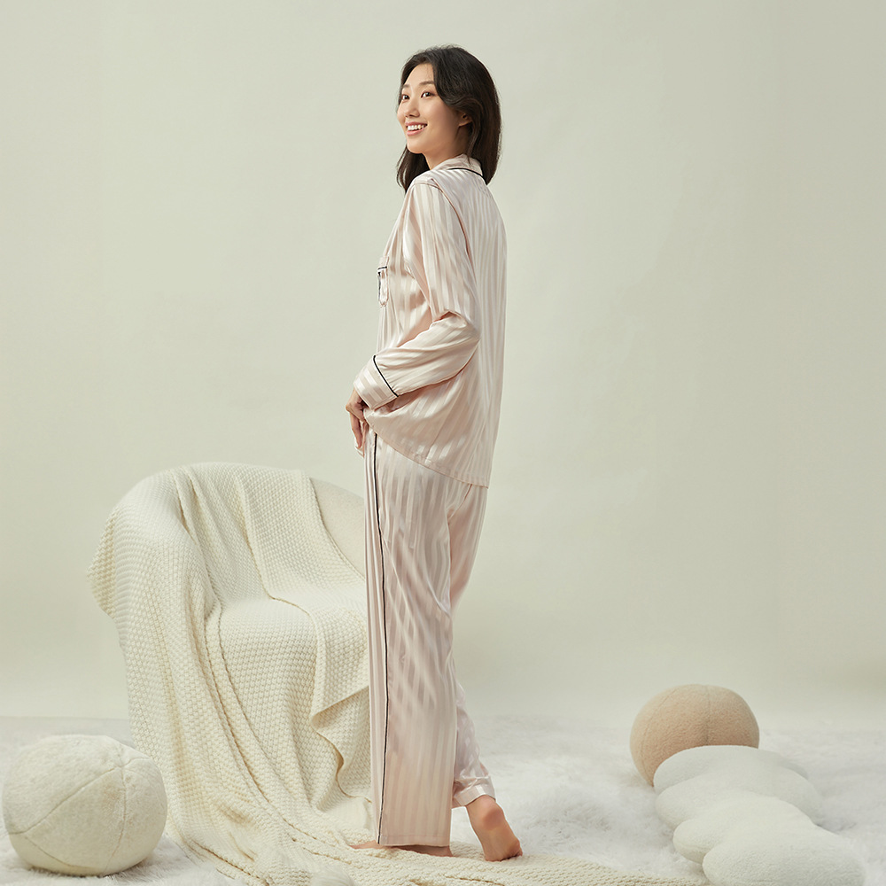 レディース ルームウェア前開きサテンストライプ襟付き長袖パジャマ上下セット