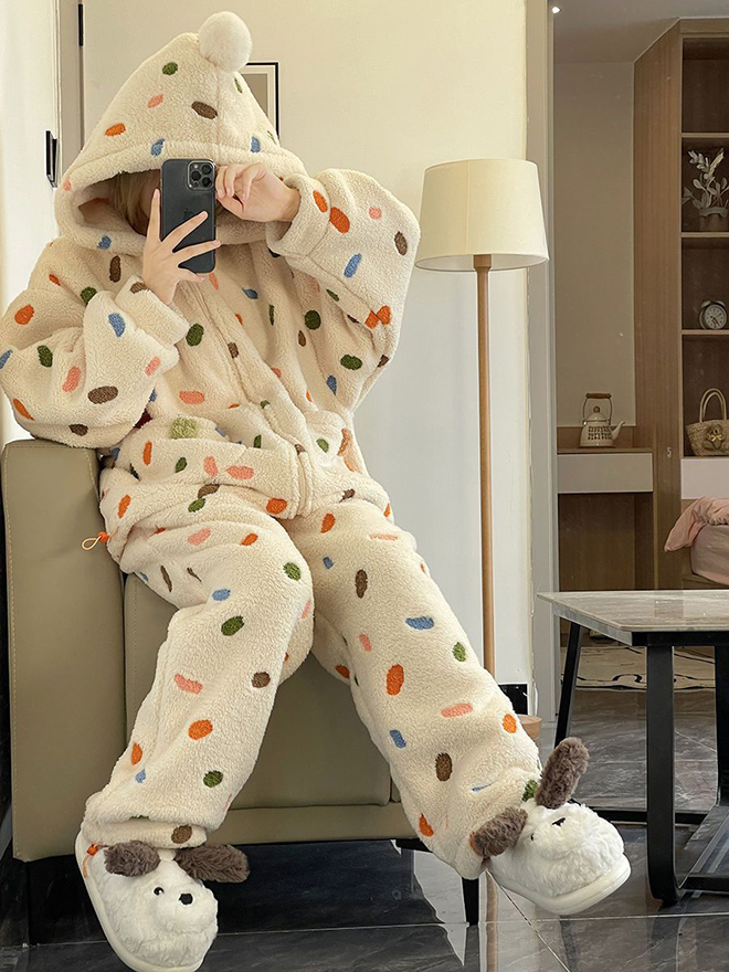 https://fulmo-img-server.com/roomwear-lab/803d9553-cadb-4d12-b1b6-e7ece7438fea.jpg