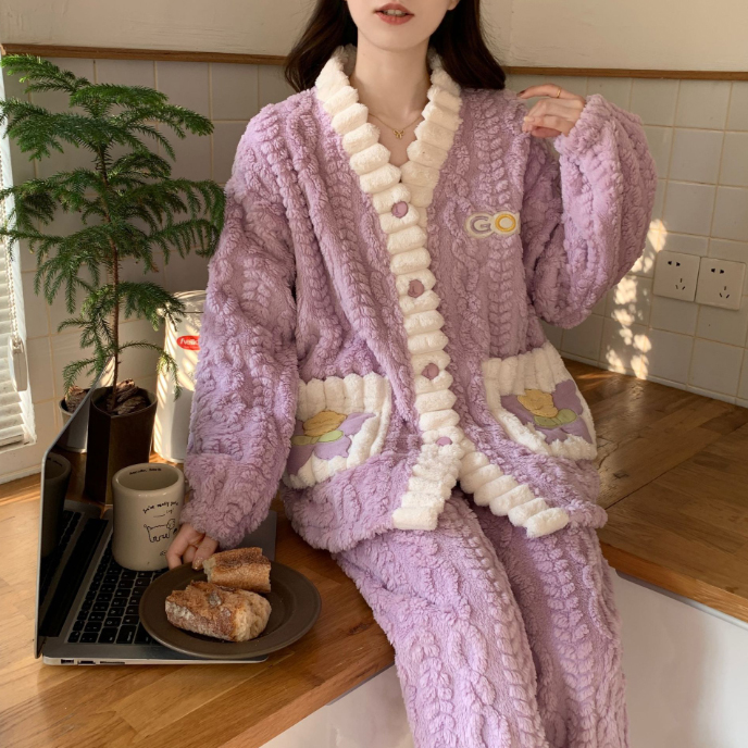 https://fulmo-img-server.com/roomwear-lab/b3777a79-4d31-4eef-8c5f-117fc9aae518.jpg