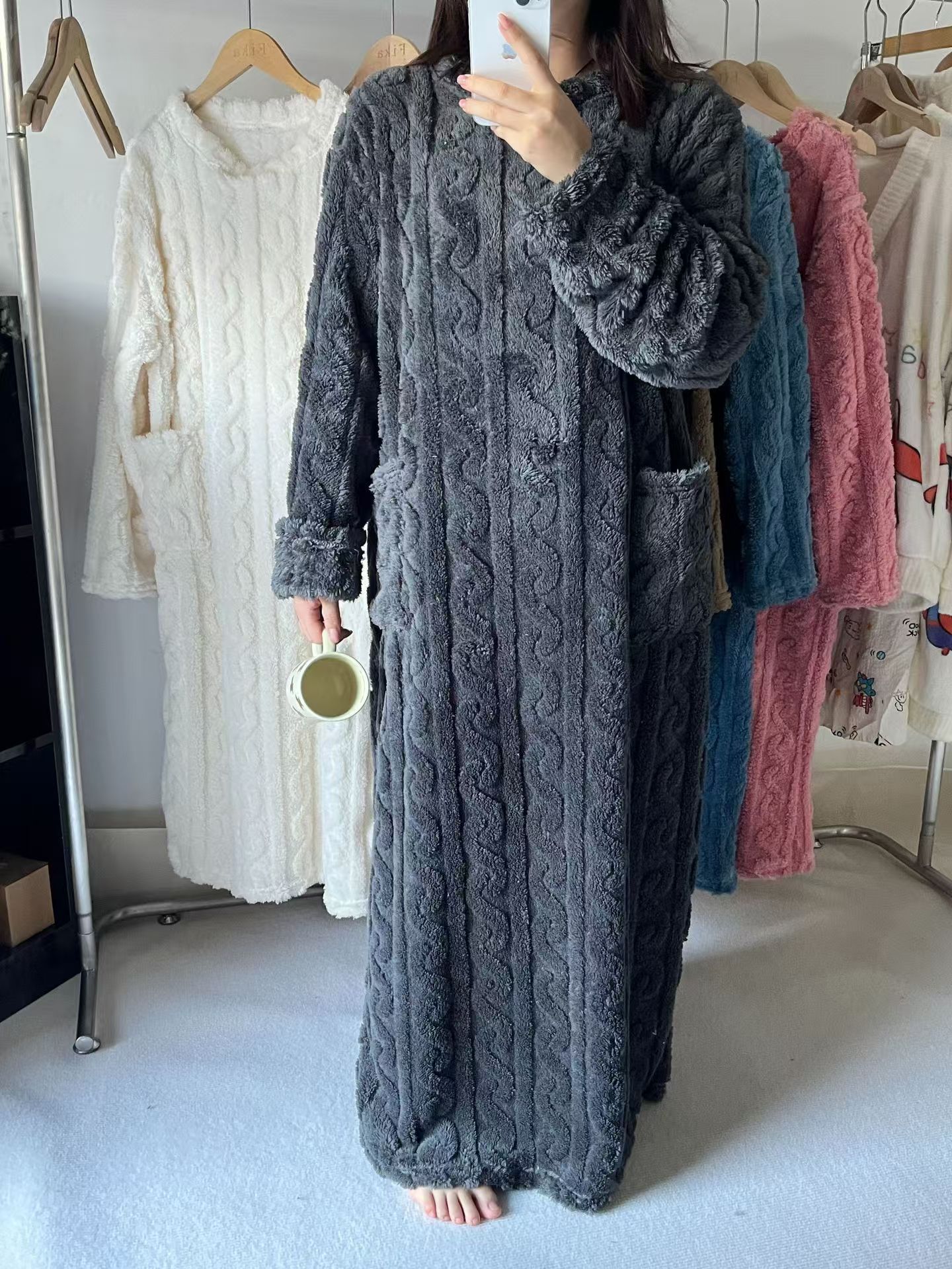レディース ルームウェア もこもこボア素材の長袖ロング丈ワンピース