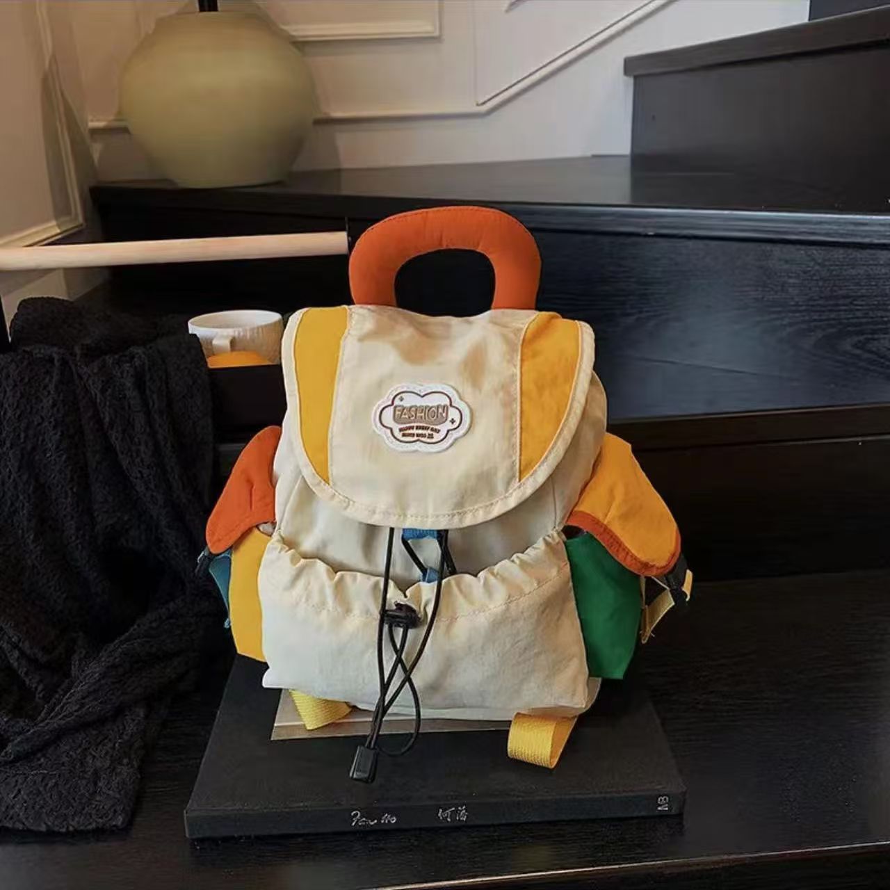 子どもリュック普段使いカラフルパッチワーク丸型ハンドル付き