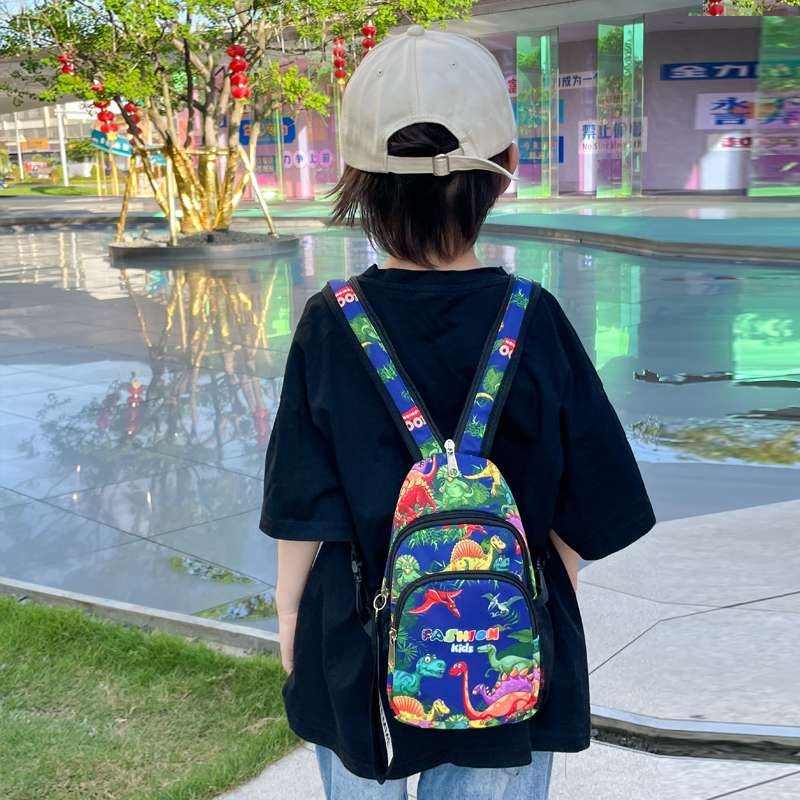 子どもリュック　かわいい恐竜デザイン冒険リュック