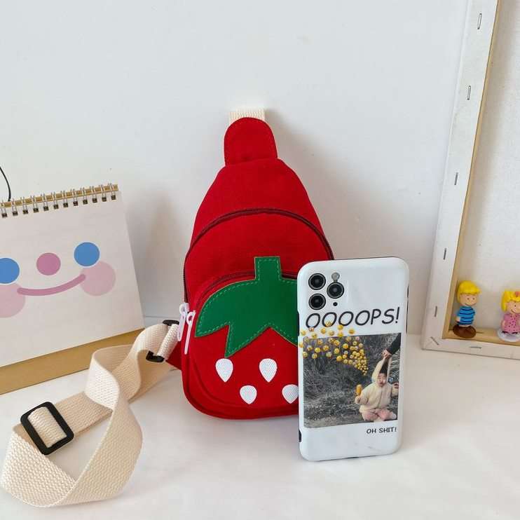子どもリュック いちごモチーフのかわいいキッズバッグ