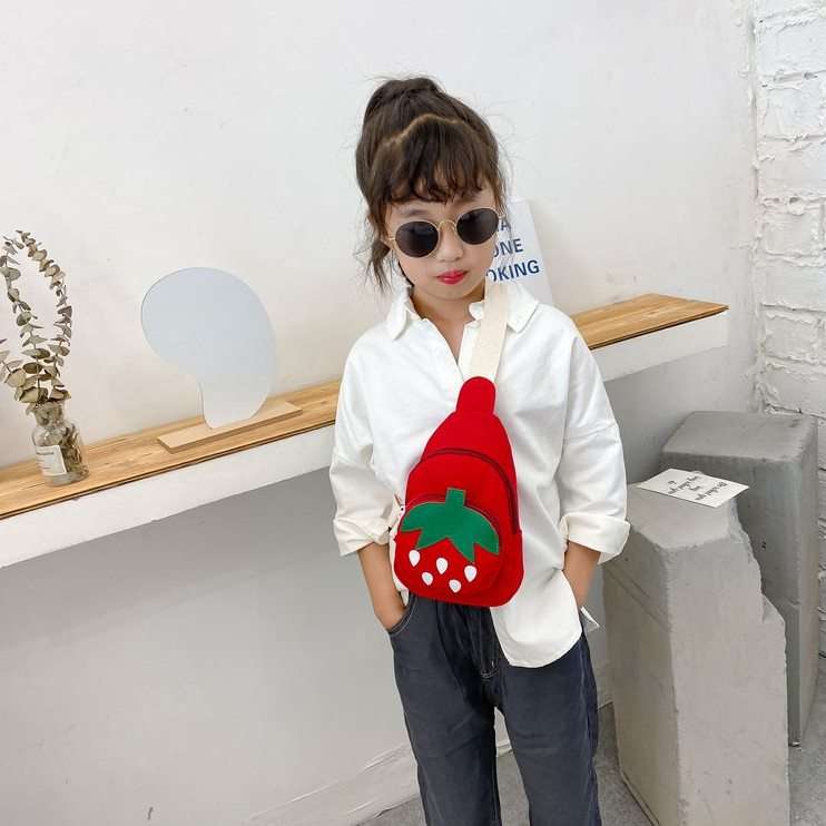 子どもリュック いちごモチーフのかわいいキッズバッグ