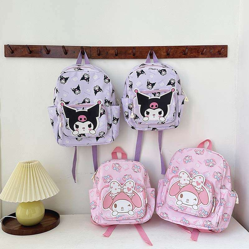 かわいいキャラクターの子どもリュック