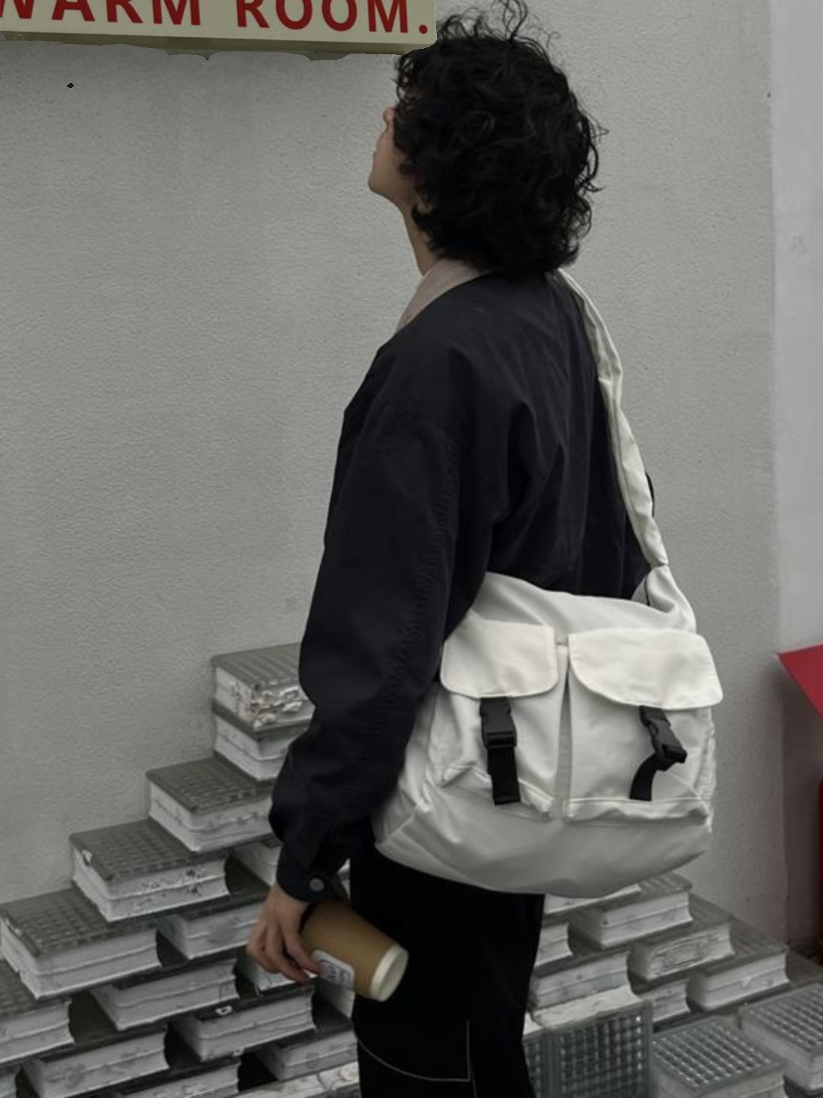 メンズリュック ツインポケット 軽量ナイロンメッセンジャー