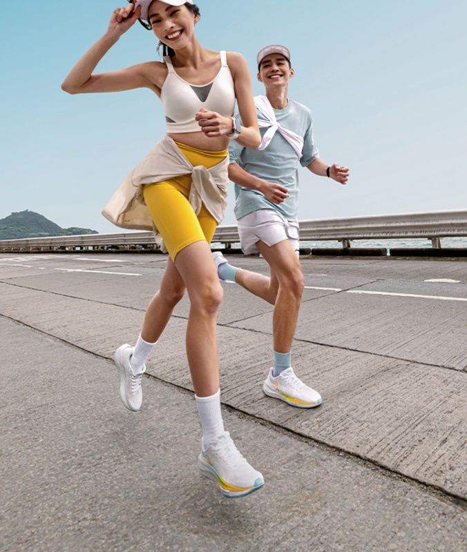 フィットネスシューズ ランニング 雲のようにふわり走る減震シューズ