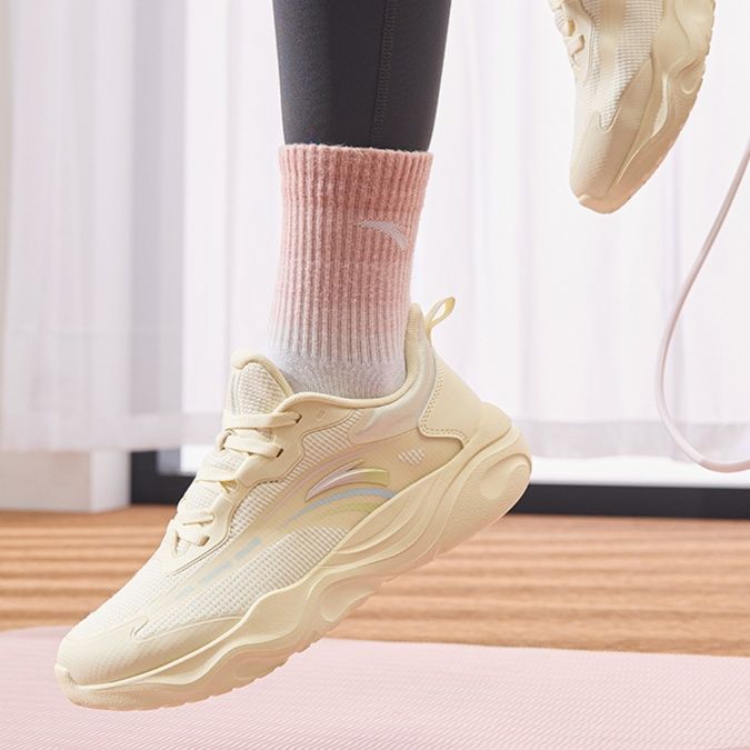フィットネスシューズ 雲のような足取り ランニングシューズ