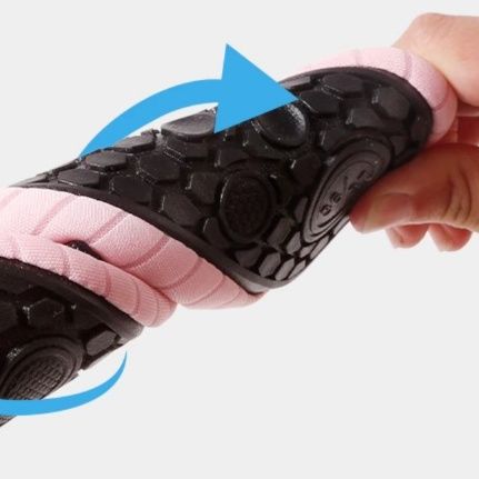 フィットネスシューズ ふわっと軽やか静音トレーニングシューズ