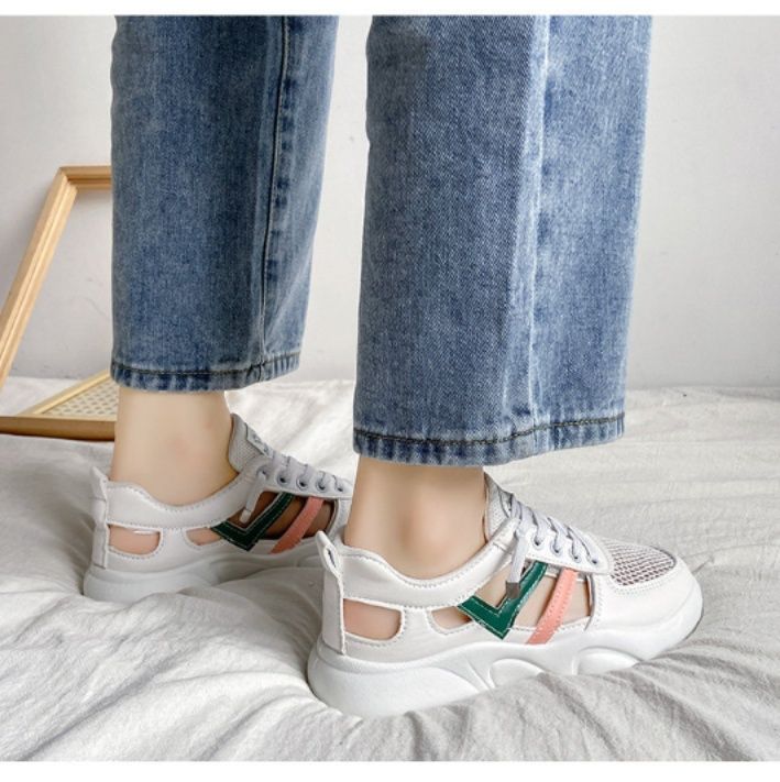 フィットネスシューズ 軽量通気性メッシュ厚底ランニングシューズ