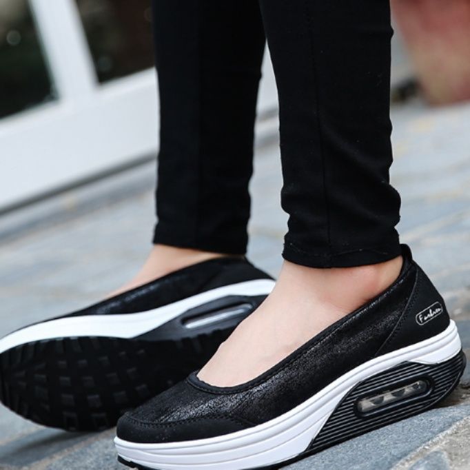 フィットネスシューズ 厚底エアソール軽量スリッポン型ランニングシューズ