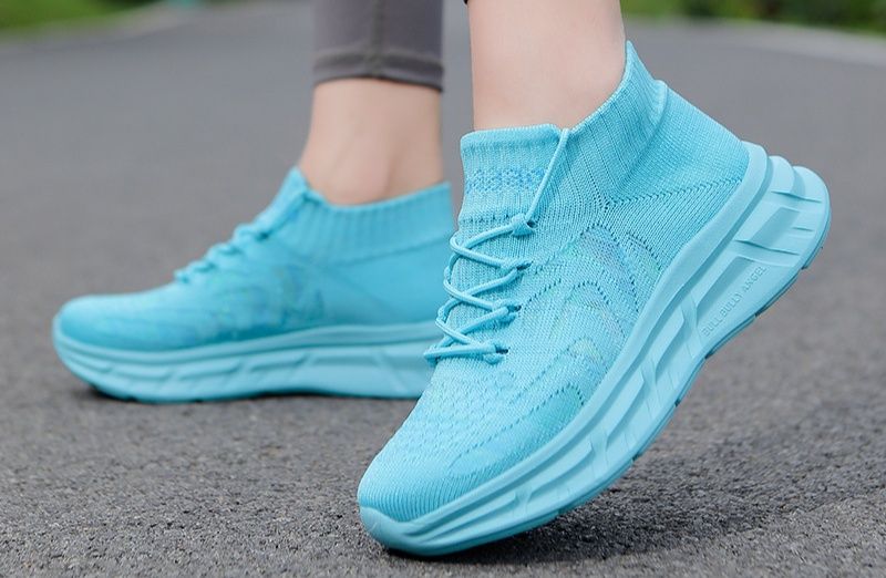 フィットネスシューズ 軽量ニット素材ソックス型ランニングシューズ