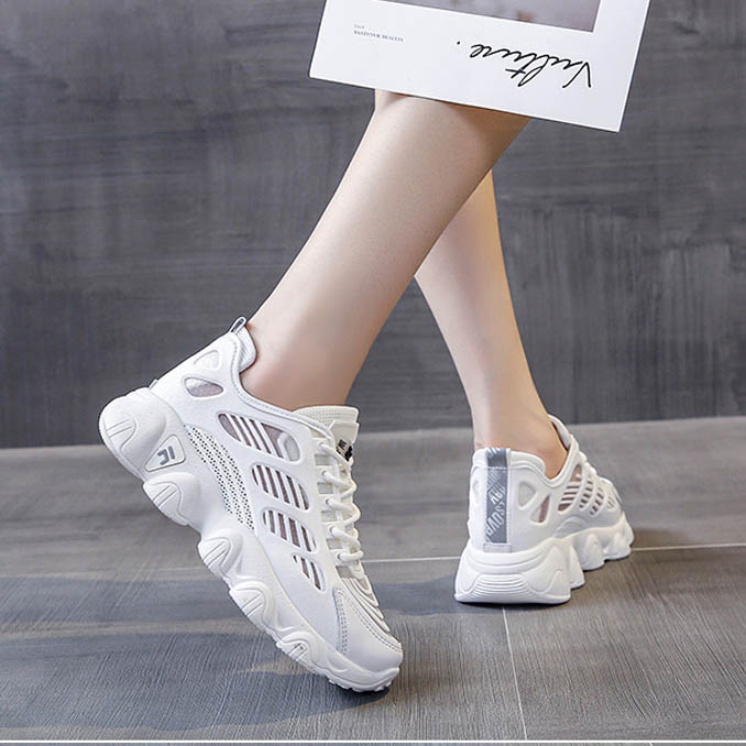 通気性抜群メッシュ運動靴 軽量フィットネスシューズ白