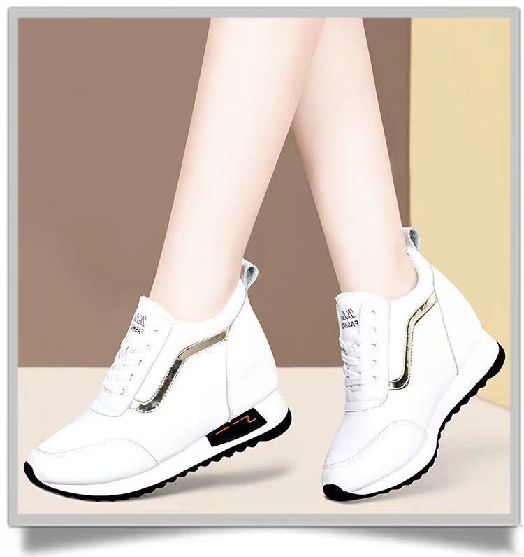 フィットネスシューズ 厚底インヒール搭載ランニングシューズ