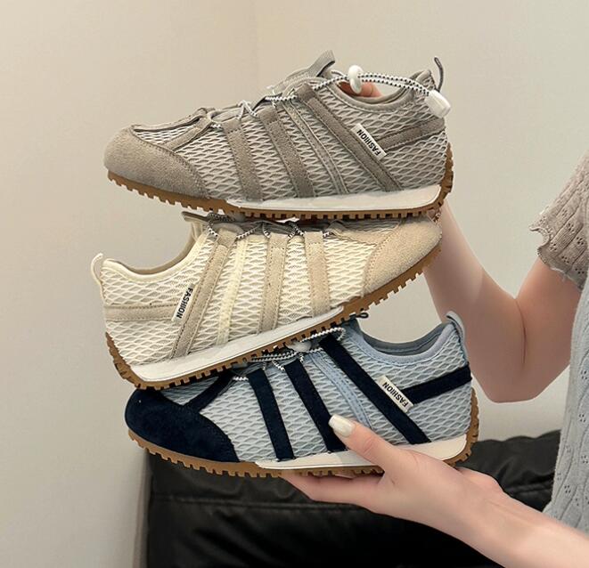 透湿性メッシュ運動靴 韓国風レトロフィットネスシューズ
