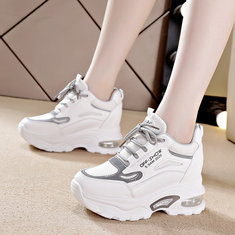 フィットネスシューズ 厚底エアクッション搭載ランニングシューズ