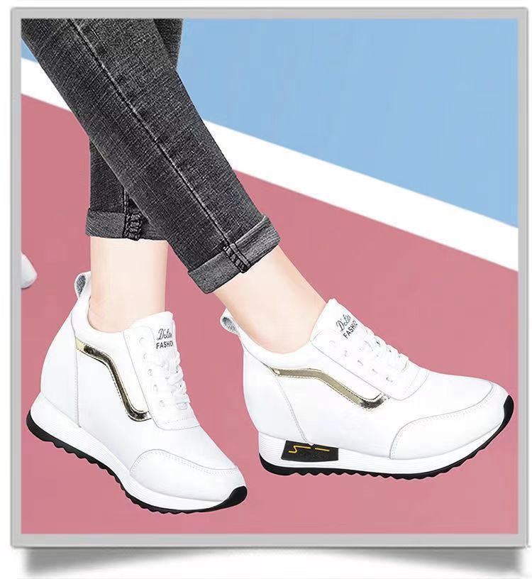 フィットネスシューズ 厚底インヒール搭載ランニングシューズ