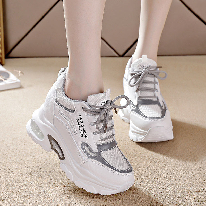 フィットネスシューズ 厚底エアクッション搭載ランニングシューズ