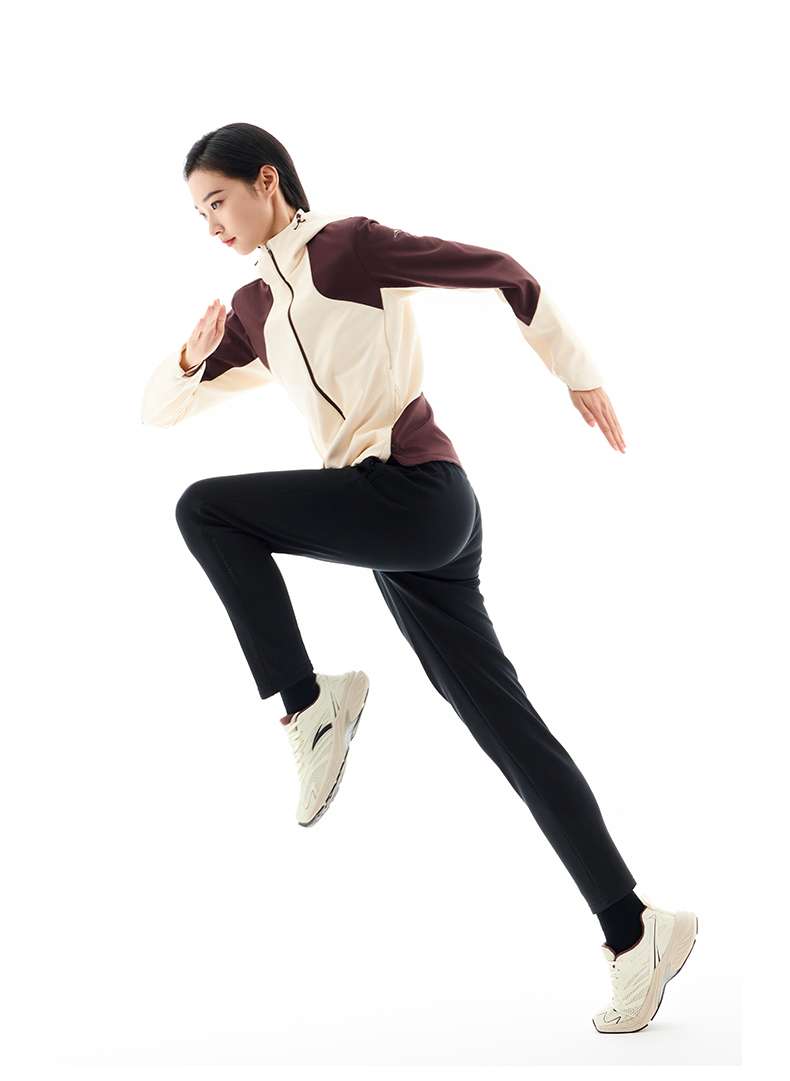 https://fulmo-img-server.com/runvibe/a0c42c3a01b94005a3abbc500d9eb9c4.jepg