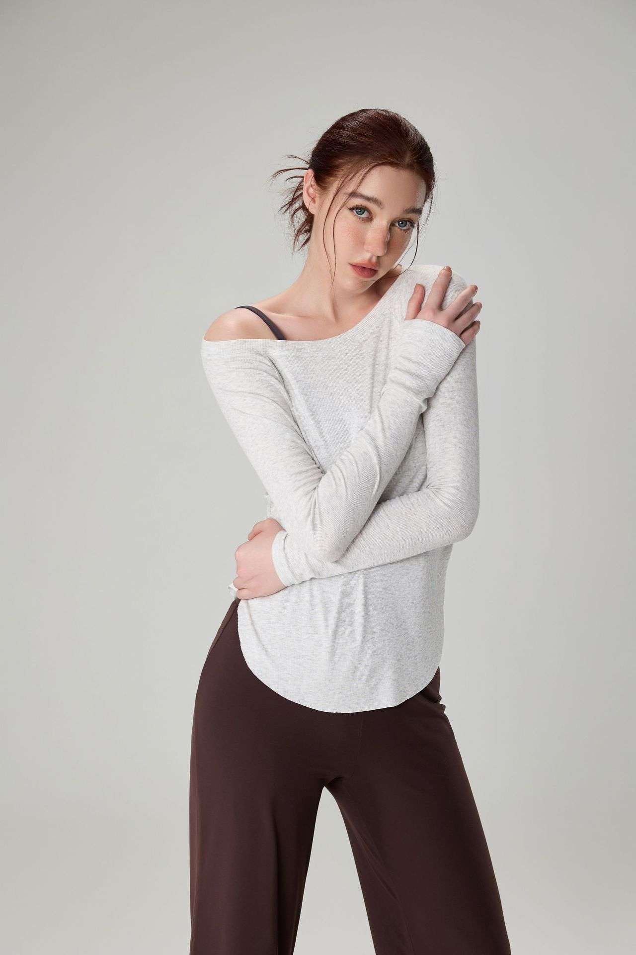 https://fulmo-img-server.com/runvibe/cc50f09a6e3545da8ea3282efff71277.jepg