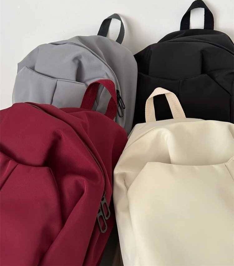 かえるマスコット付きシンプル大容量リュックサック