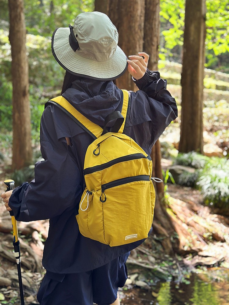 リュックサック 軽量多機能デイパック登山用リュックサック