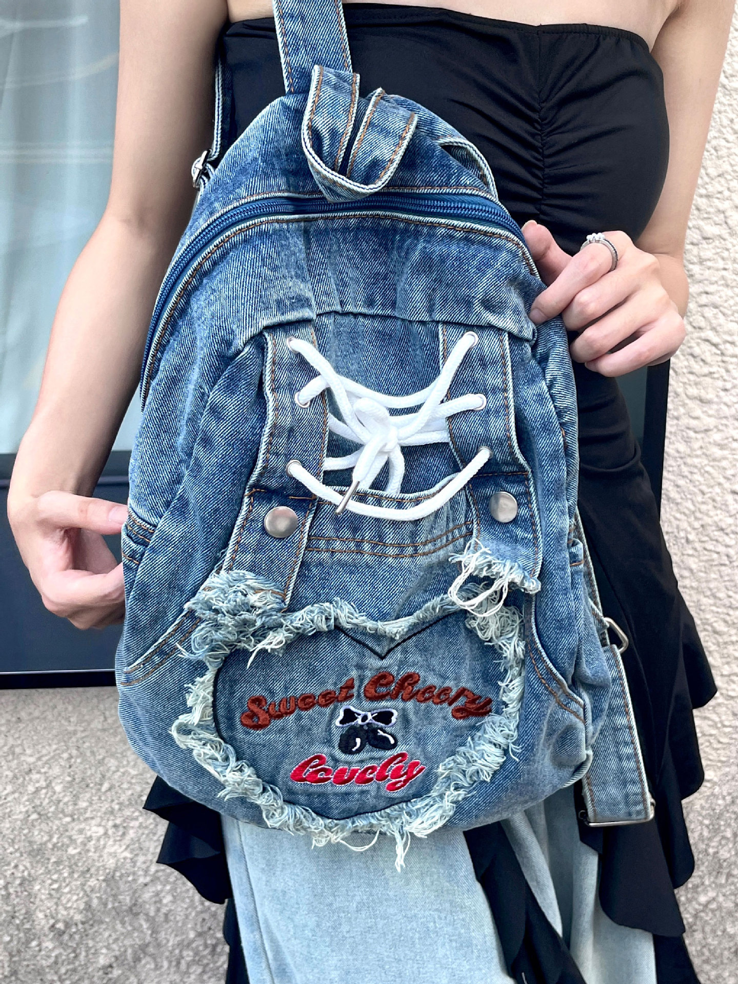  デニム刺繍レースアップデザインリュックサック