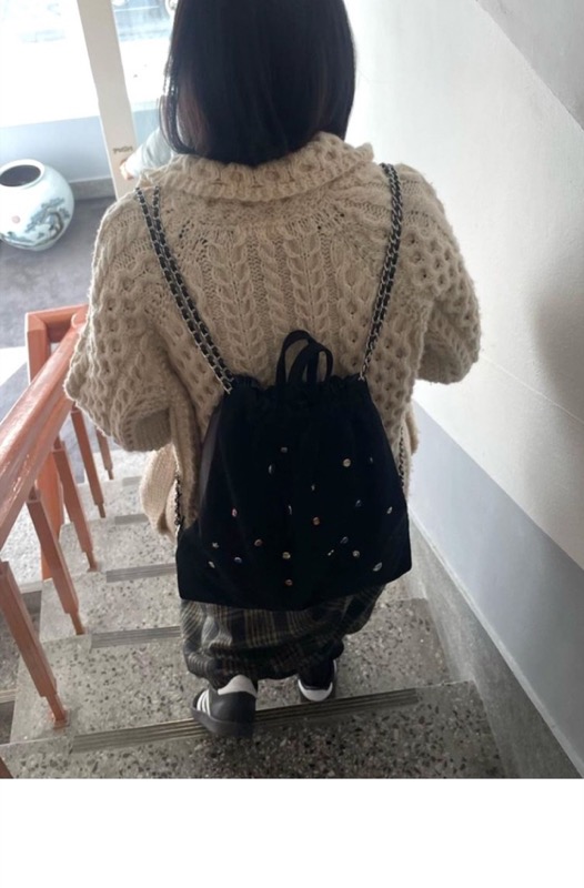 レディースリュック 普段使い巾着型起毛リュック スタッズ付き