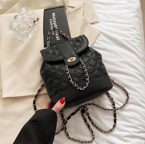 旅行用キルティング調レディースリュック韓国風３色展開