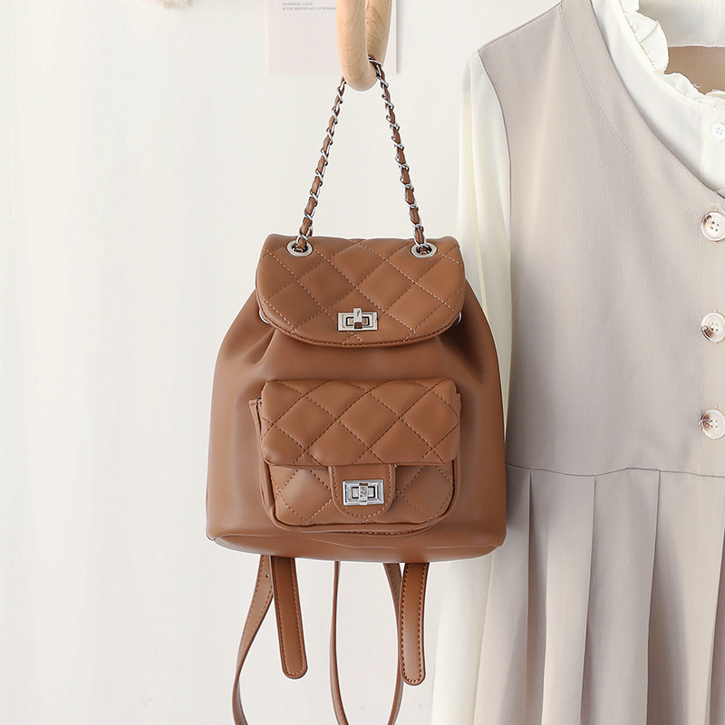 レディースリュック 旅行用キルティング小型リュック チェーン付き 全3色