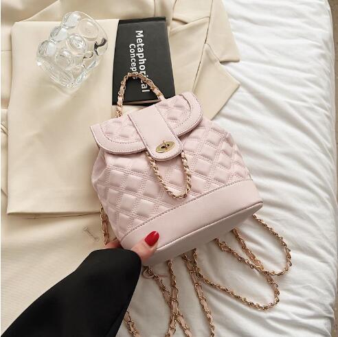 旅行用キルティング調レディースリュック韓国風３色展開