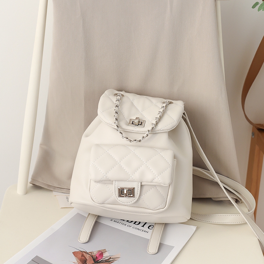 レディースリュック 旅行用キルティング小型リュック チェーン付き 全3色