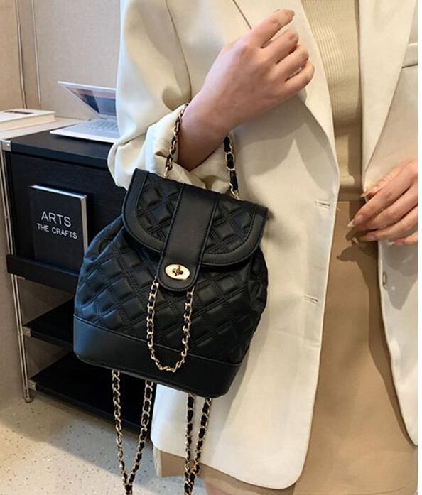 旅行用キルティング調レディースリュック韓国風３色展開