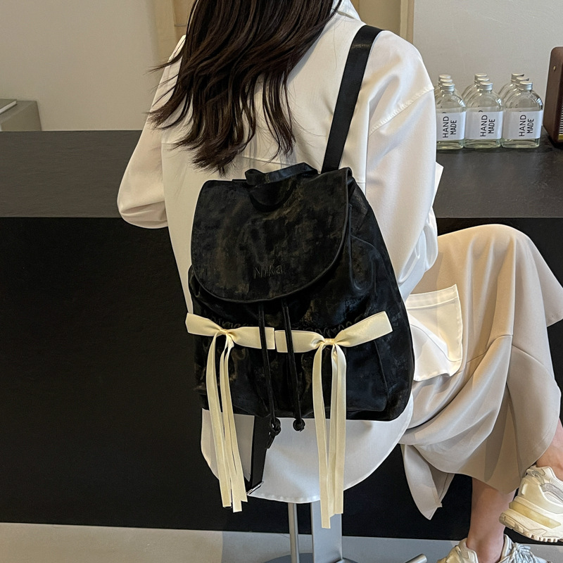 普段使いに最適なレディースリュック巾着型背負い鞄5色展開