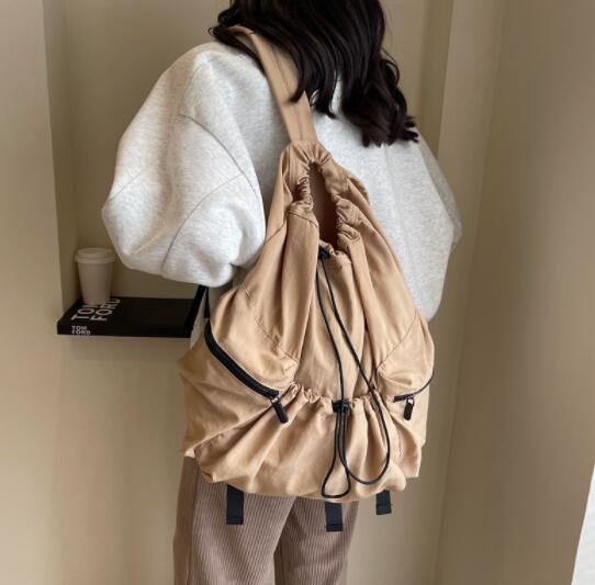 レディースリュック ナイロン  普段使い 巾着型 通学バッグ