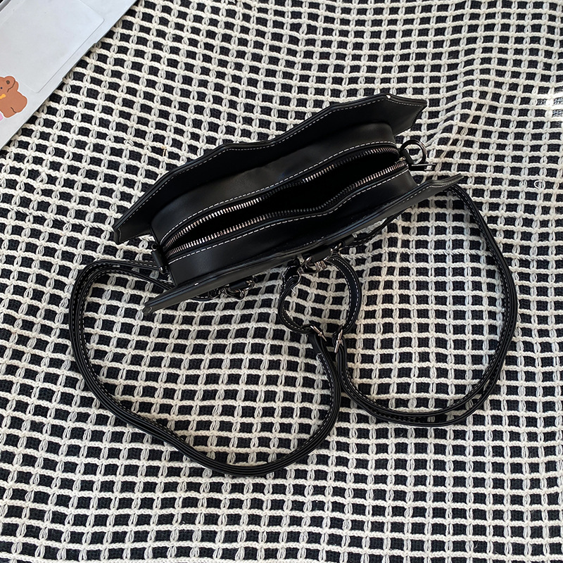 レディースリュック 蜘蛛の巣柄ショルダーバッグ 合皮レザー 普段使い女性用鞄