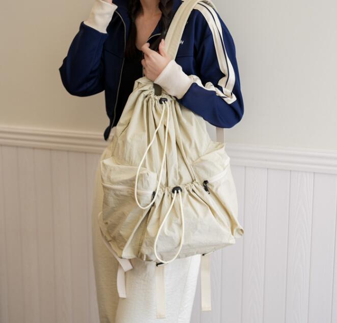 レディースリュック  普段使い大容量リュック 巾着型 全9色