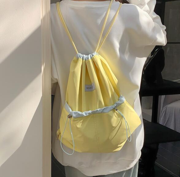 レディースリュック 普段使いナイロンリュック大容量巾着型