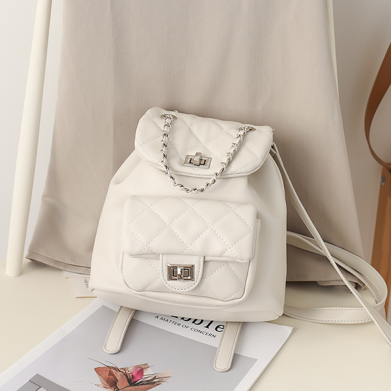 レディースリュック 旅行用キルティング小型リュック チェーン付き 全3色