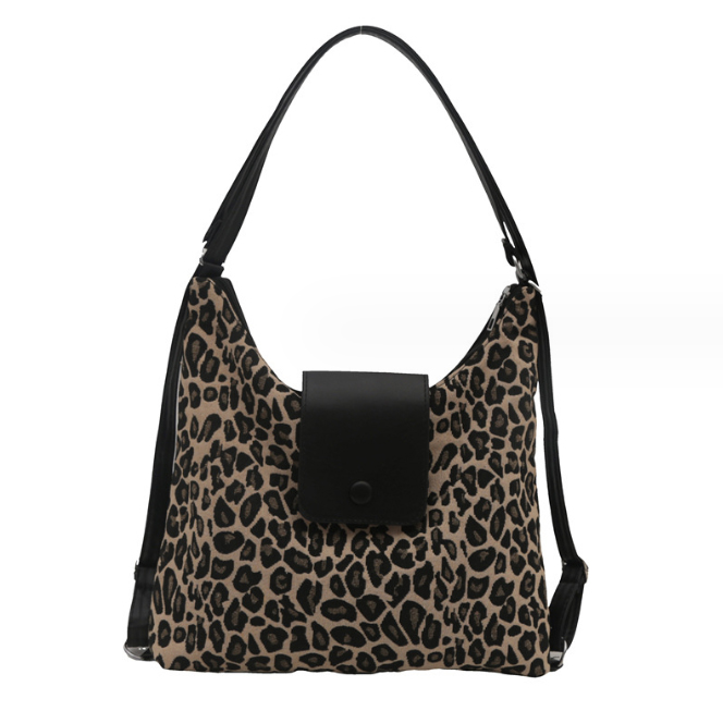 ヒョウ柄二通り使いレディースリュック普段使いにぴったり