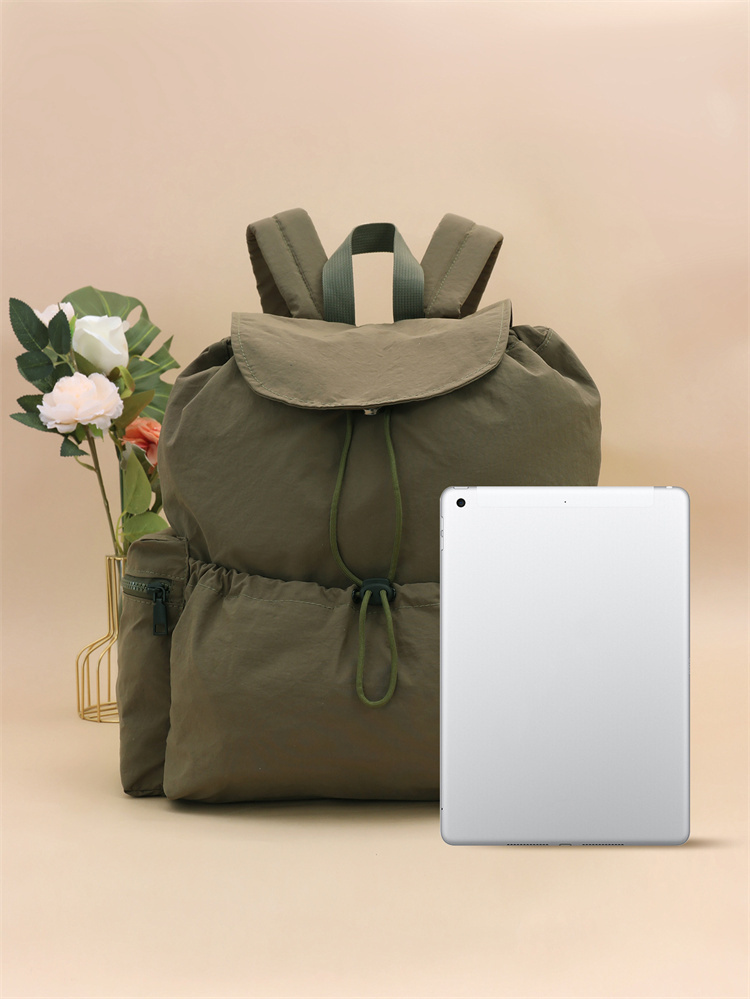 レディースリュック 普段使い大容量リュック 紐調整可能 軽量