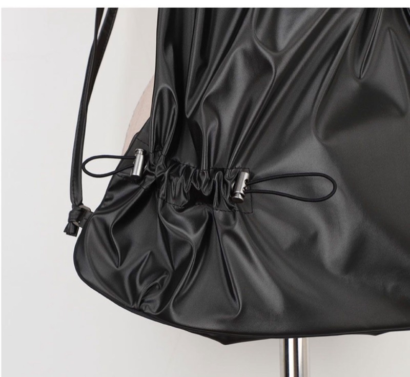 レディースリュック 普段使い ナップサック  巾着